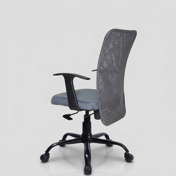 Heavy duty base and pneumatic height adjustment hydraulic lift on C46 Sigma grey chair